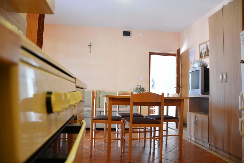 Apartments Joza Vir Exterior photo